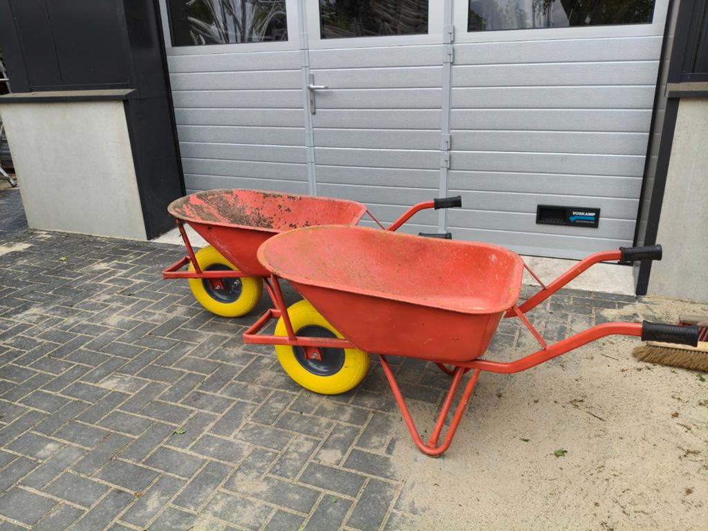 2 Kelfort kruiwagens staal met anti-lek wiel, Ophalen