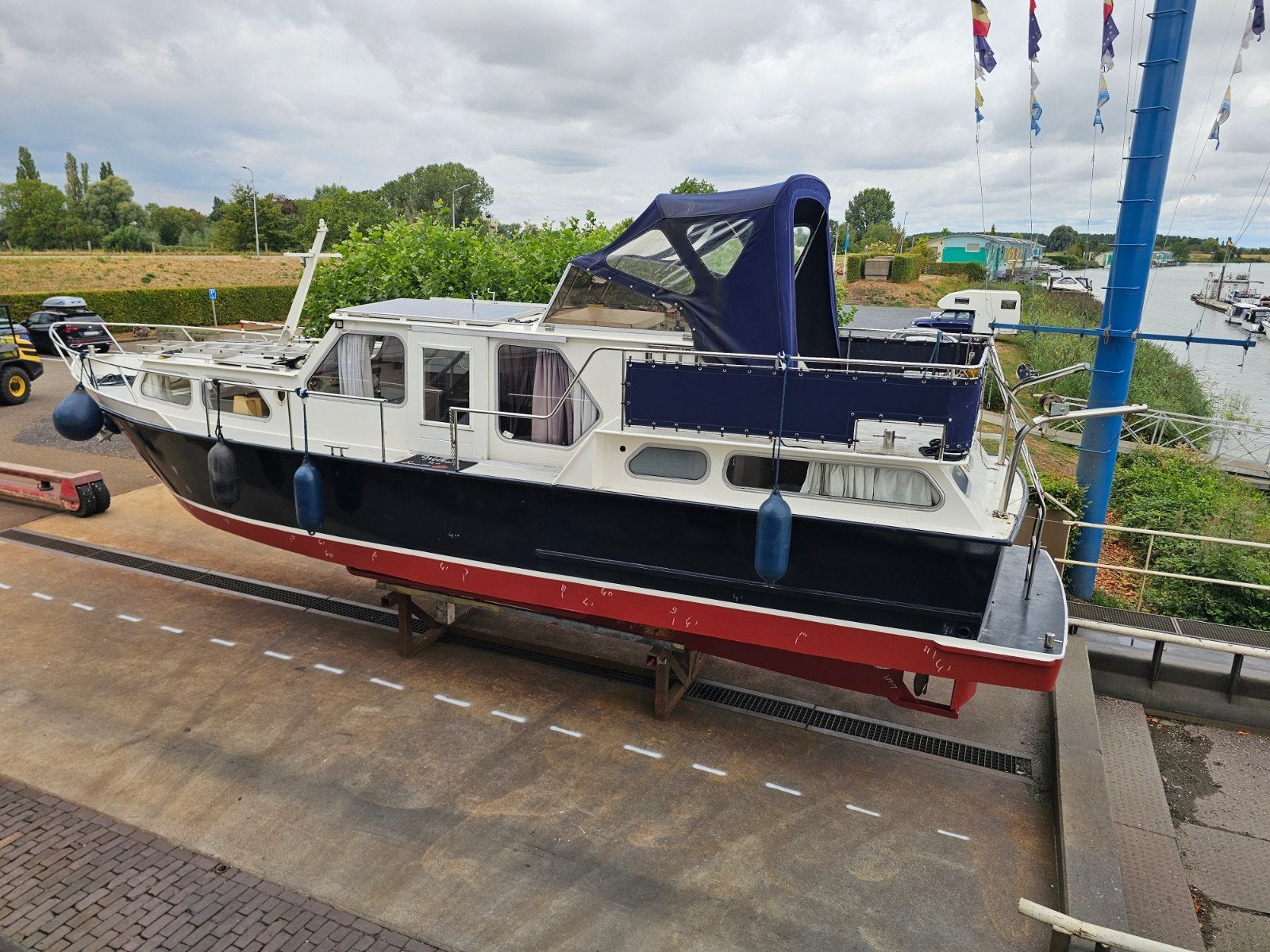 Ruime Valkkruiser 12 x 3.5m DAF 575 met Vlakrrapport, Gebruikt, Binnenboordmotor, Diesel, Boegschroef