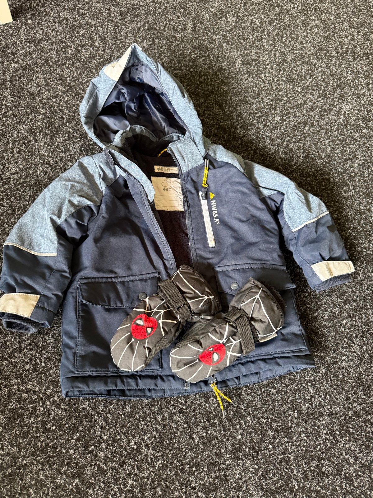 H&M winterjas maat 98 met Spiderman wanten, Ophalen of Verzenden, Gebruikt, Jongen, Jas