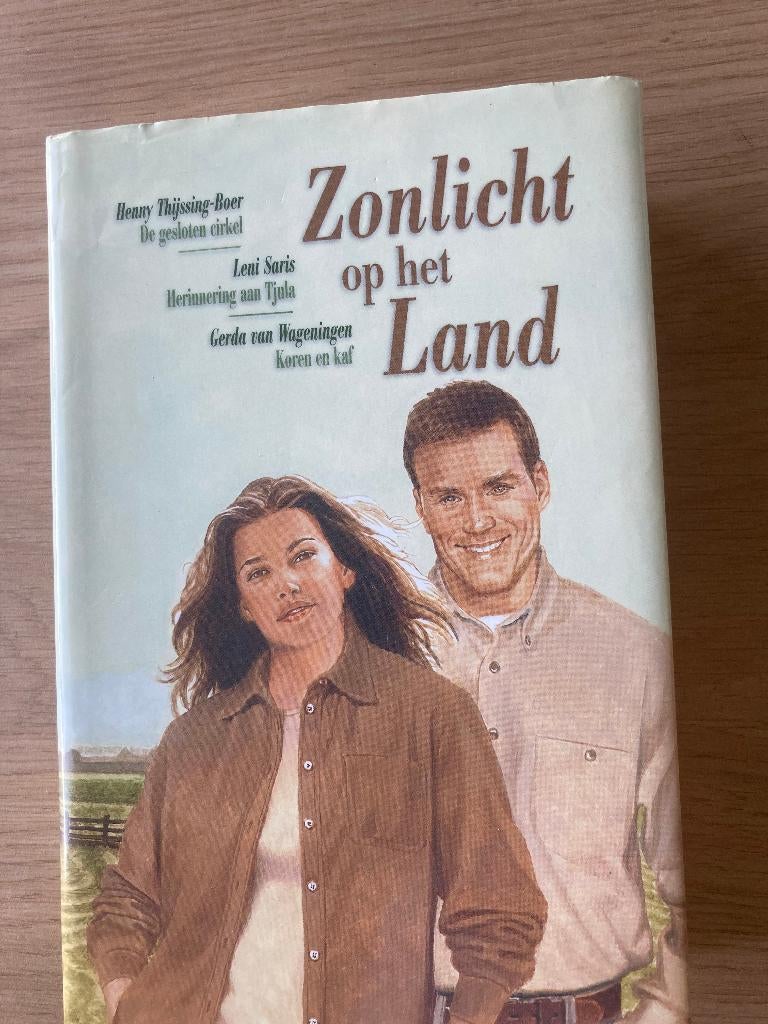 Boek omnibus Zonlicht op het land, Ophalen of Verzenden, Gelezen