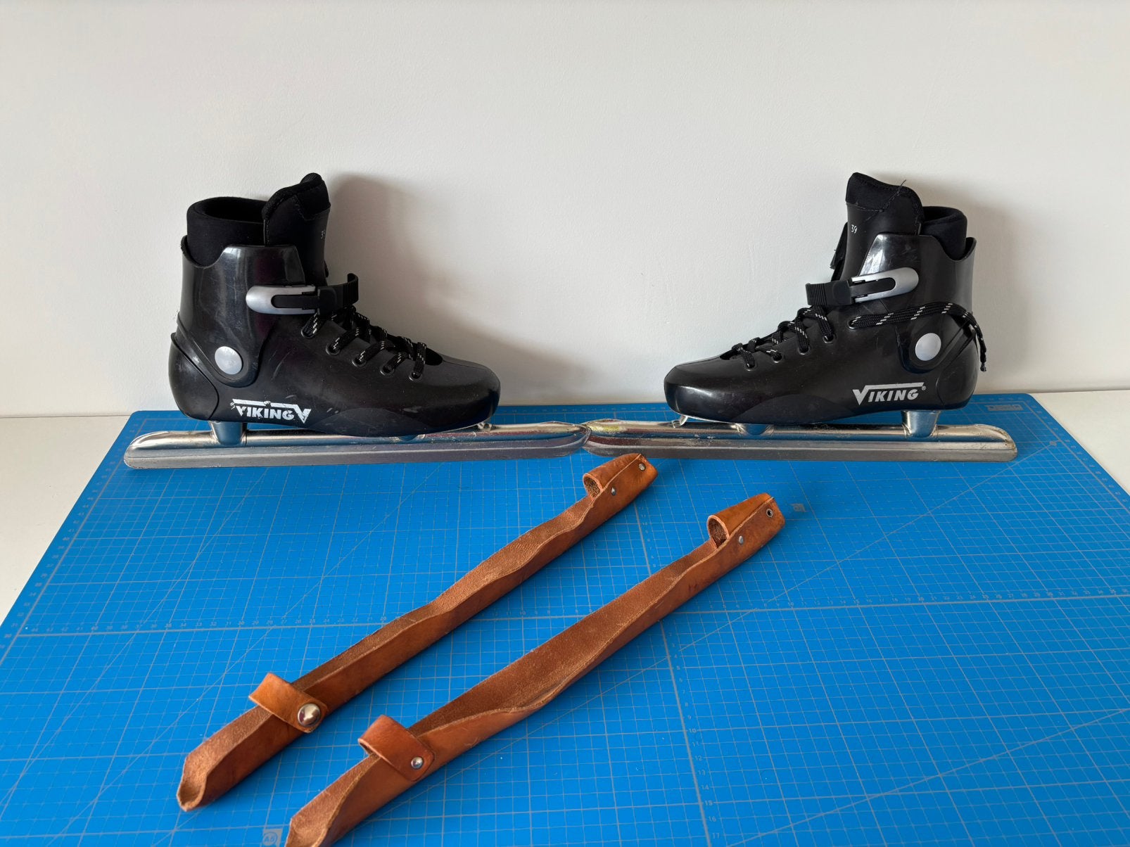 Viking Combi Noren (Hardboot) – Maat 39, Sport en Fitness, Schaatsen, Viking, Combinoren, Ophalen of Verzenden, Zo goed als nieuw