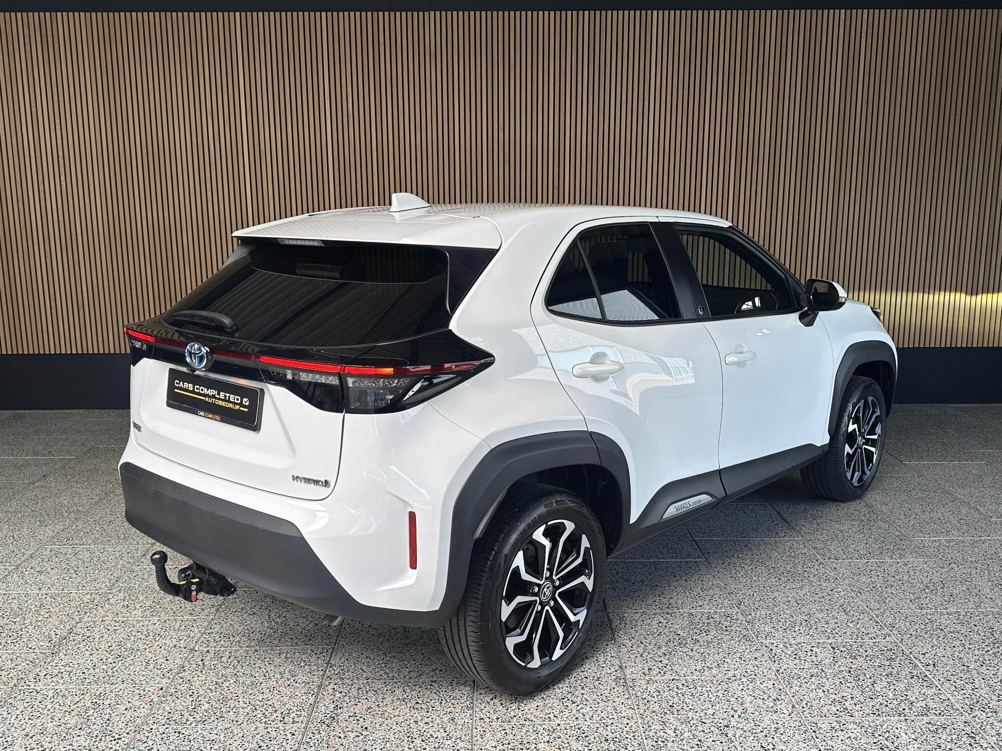 Toyota Yaris Cross 1.5 Hybrid Dynamic Trekhaak | Stoelverwar, Stof, Gebruikt, 116 pk, Wit