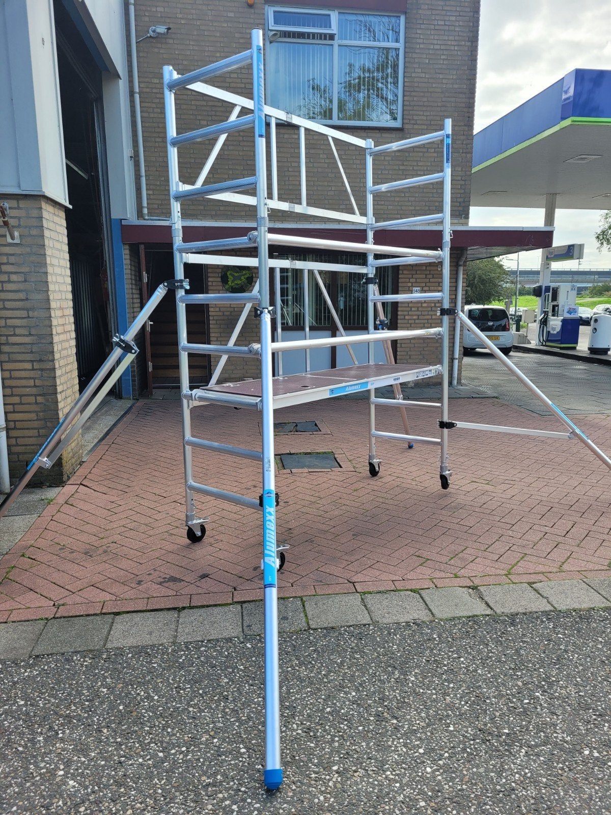 steiger te huur, Ophalen of Verzenden, Zo goed als nieuw, Rolsteiger of Kamersteiger, 2 tot 5 meter