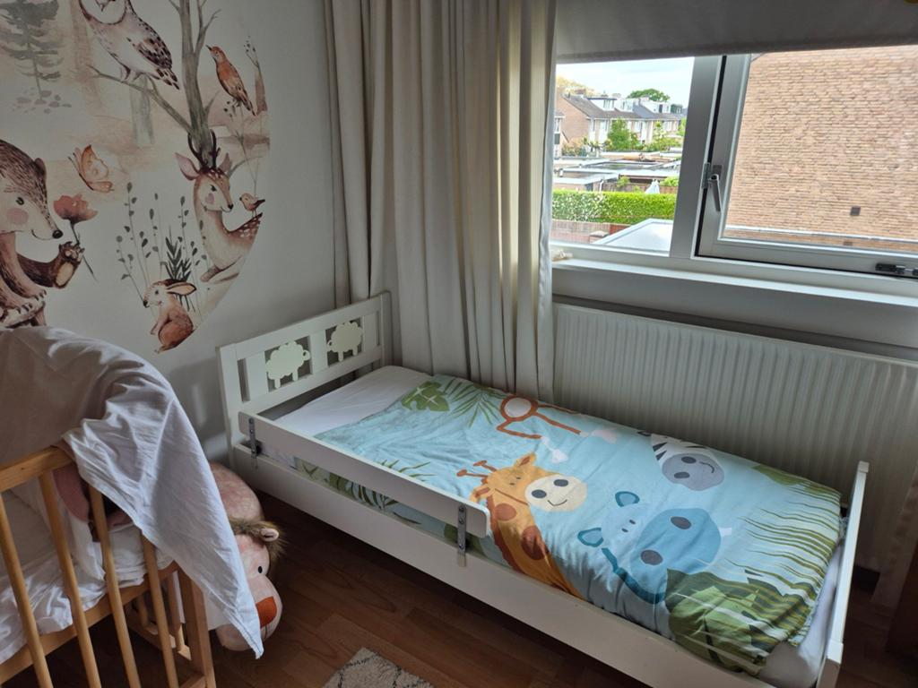 Ikea peuterbed, Kinderen en Baby's, Kinderkamer | Bedden, Ophalen, Zo goed als nieuw, 140 tot 160 cm, 70 tot 85 cm