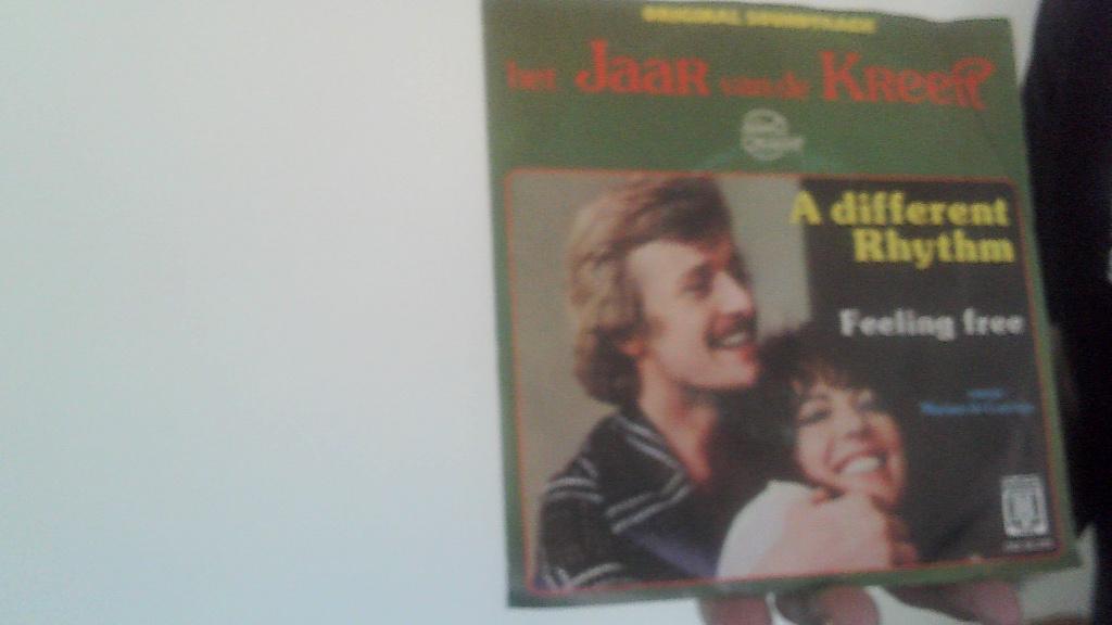 single jaar van de kreeft a different rhythm p 75, Cd's en Dvd's, Verzenden, Zo goed als nieuw, Nederlandstalig, Single