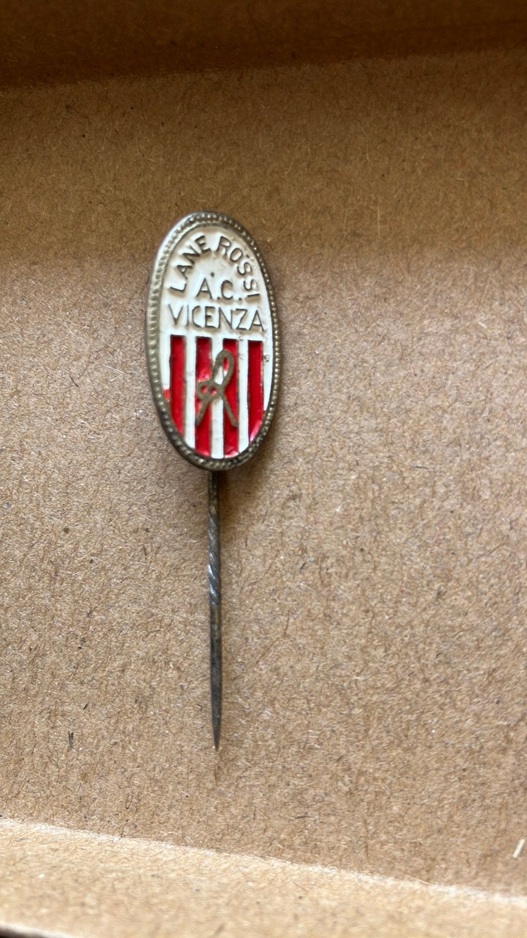 Speldje L.R. Vicenza, Verzamelen, Speldjes, Pins en Buttons, Verzenden, Gebruikt, Overige onderwerpen