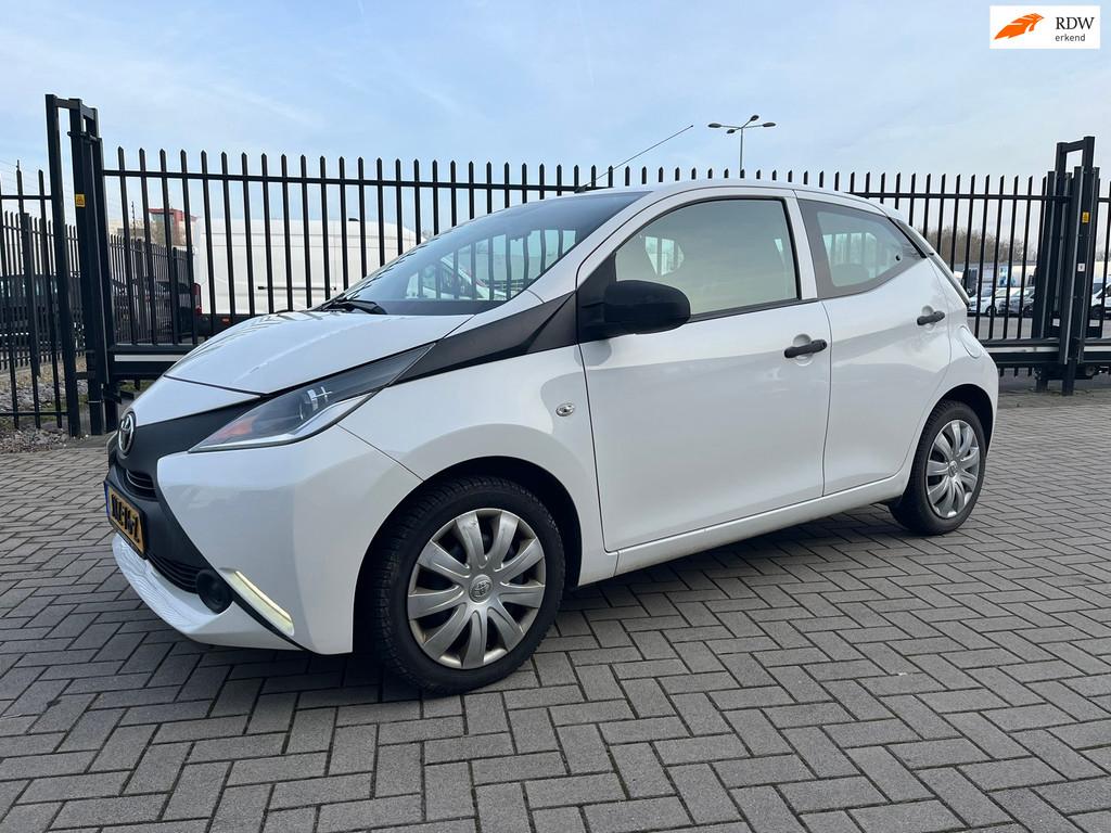 Toyota Aygo 1.0 VVT-i x Airco Xenon Bluetooth APK Nieuw, Voorwielaandrijving, Stof, Gebruikt, 4 stoelen