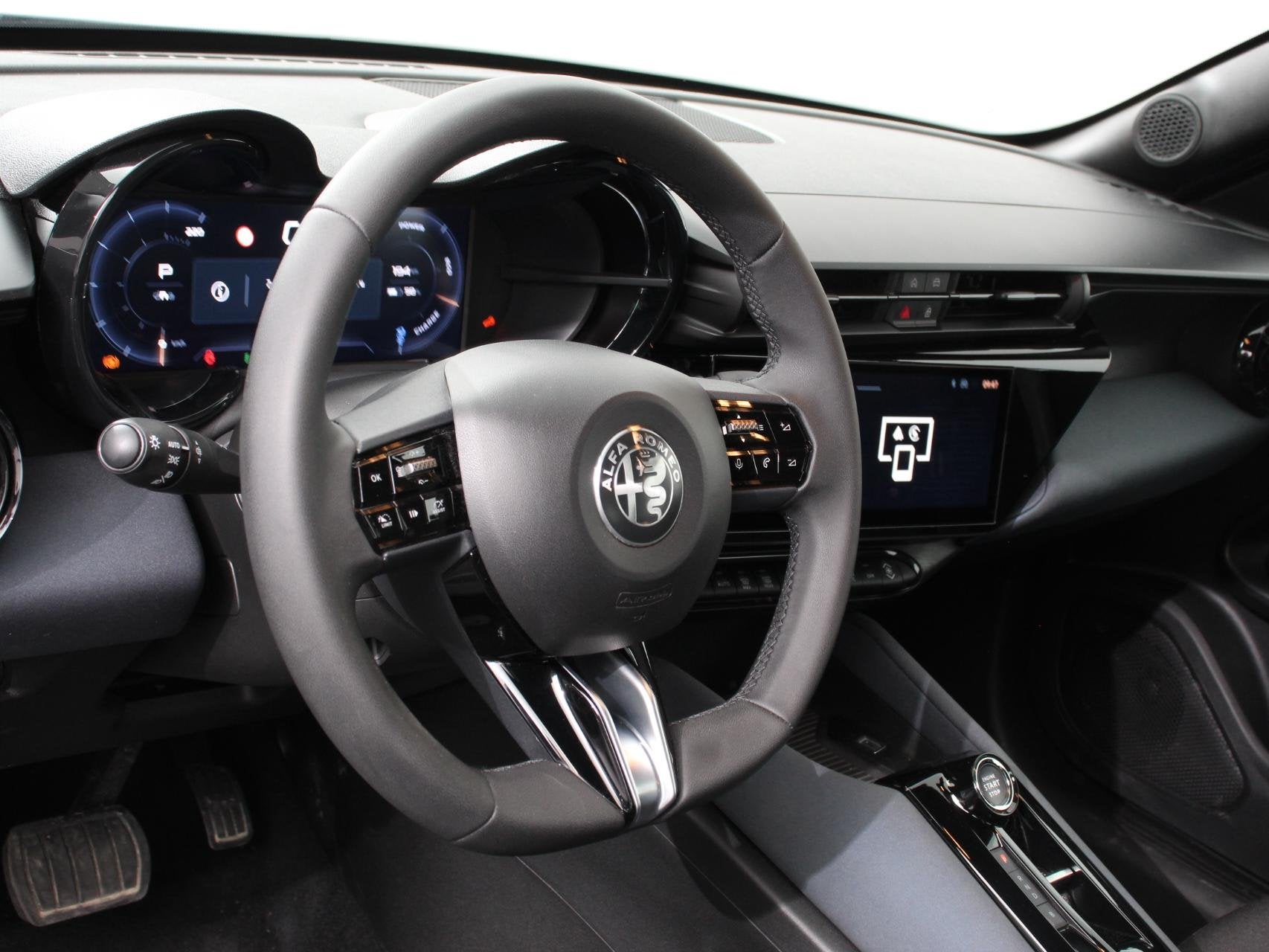 Alfa Romeo Junior Elettrica Automaat 156PK Adaptieve Cruise, Auto's, Alfa Romeo, 413 km, Stof, Gebruikt, SUV of Terreinwagen