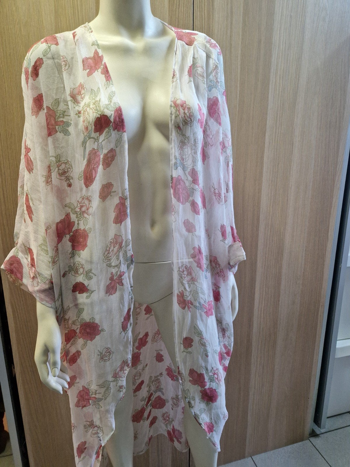 Nieuwe strand kimono met bloemenprint - One Size, Kleding | Dames, Ophalen of Verzenden, Nieuw
