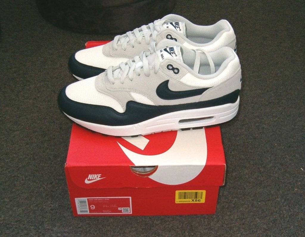NIKE AIR MAX 1 ESSENTIAL Schoenen Armory Navy Maat 42,5 US 9, Kleding | Heren, Nike air max, Nieuw, Sneakers of Gympen, Verzenden