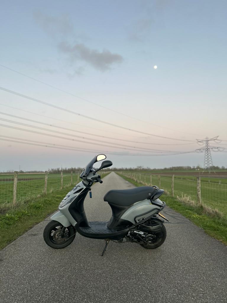 Piaggio Zip SP - Goed onderhouden scooter, Fietsen en Brommers, Brommers | Overige merken, Gebruikt, Maximaal 45 km/u, Ophalen