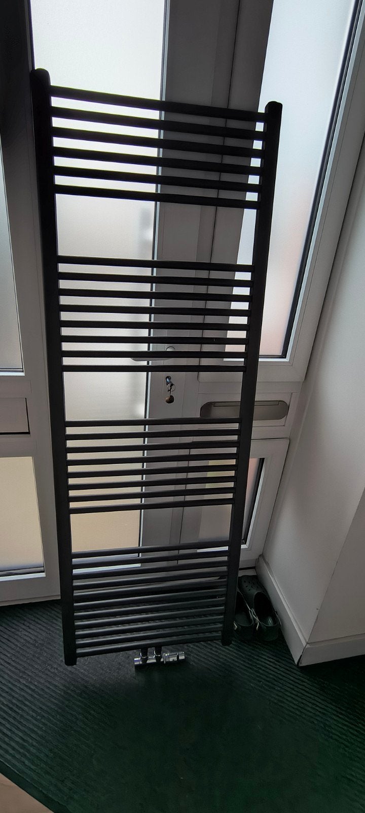 Jaga handdoekradiator met thermostaatkraan donkergrijs, Doe-het-zelf en Verbouw, Verwarming en Radiatoren, Gebruikt, Radiator