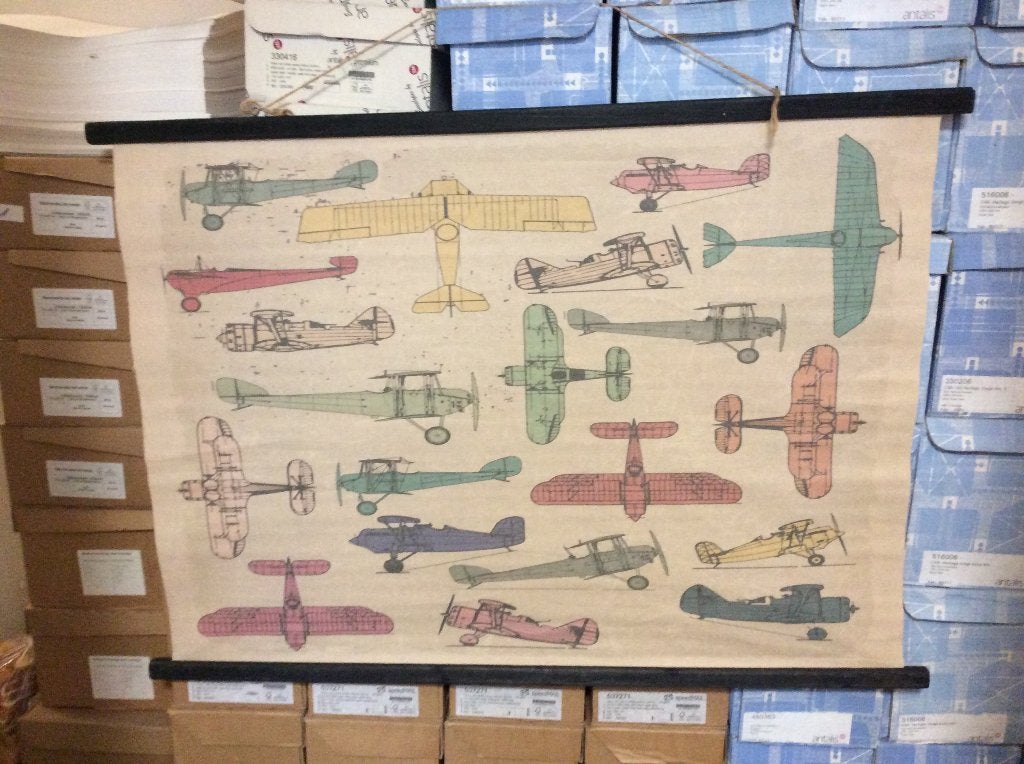 Vintage schoolkaart doek. Vliegtuigen. 105 x 75 cm, Ophalen, Overige thema's