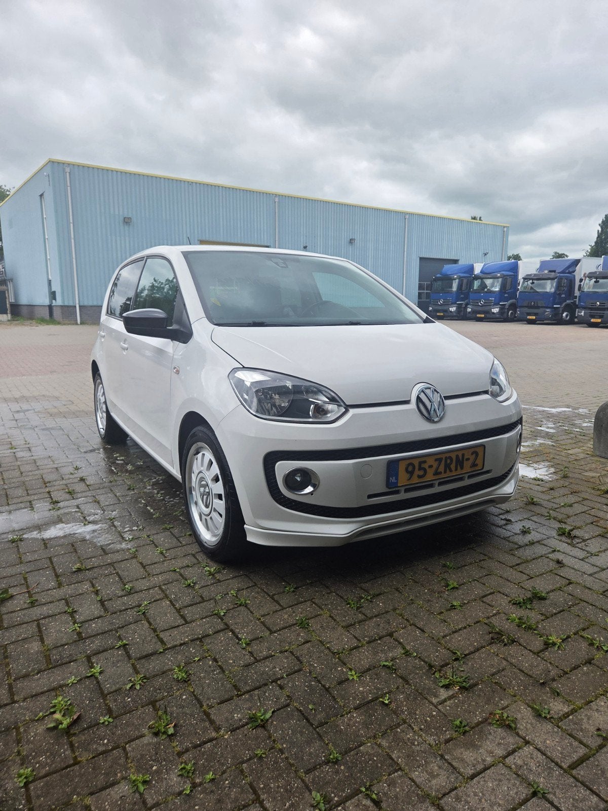 Volkswagen up! 1.0 55KW/75PK 5-DRS 2013 Wit, 74 pk, Up!, 4 stoelen, Wit