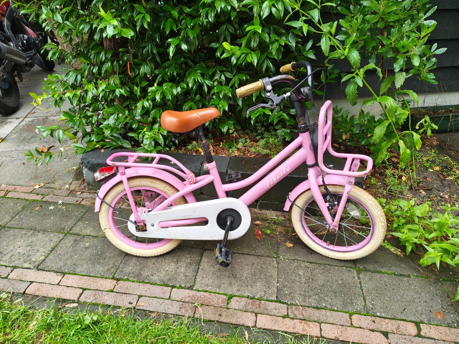Spirit Liberty roze kinderfiets 14 inch met voordrager, Ophalen, Terugtraprem, Gebruikt, Minder dan 16 inch
