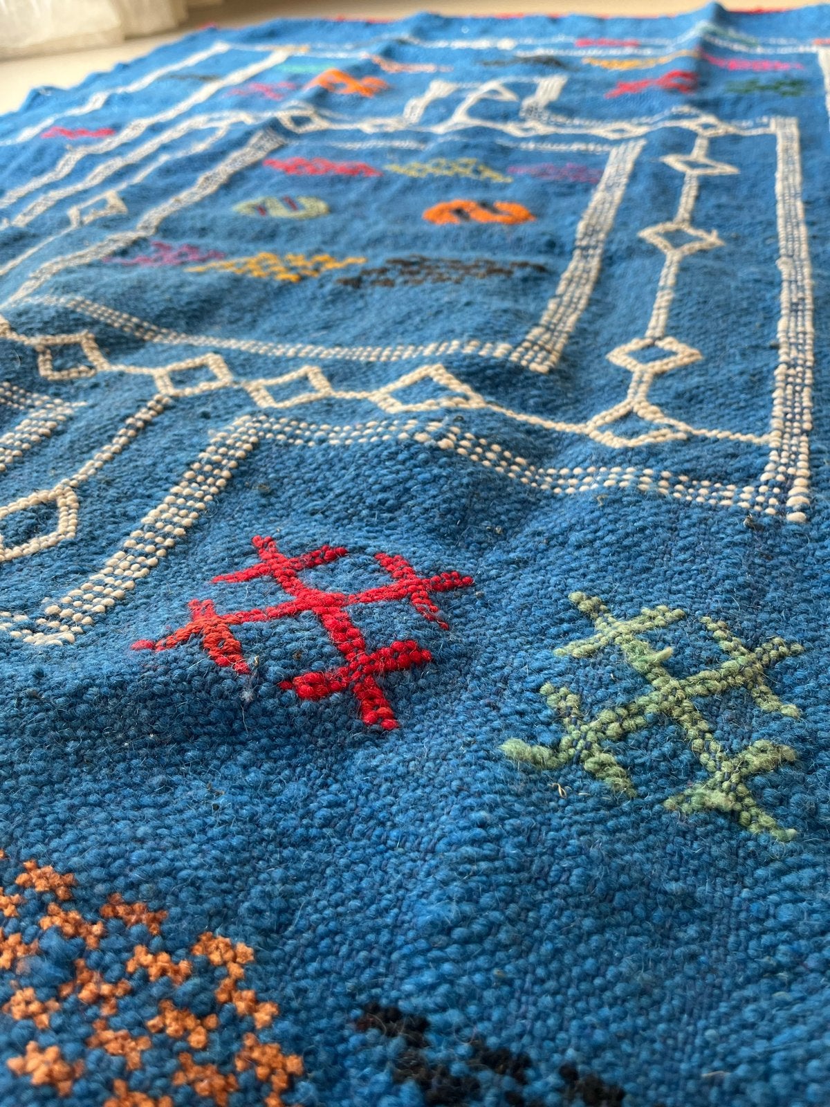 Uniek handgeknoopt Marokkaans tapijt uit Marrakech, Gebruikt, 100 tot 150 cm, Blauw, Marokkaans