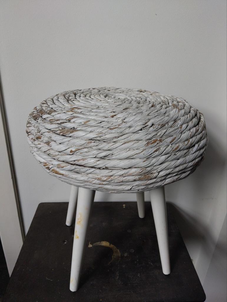 Krukje 45 cm hoog hout en riet, Huis en Inrichting, Krukjes, Ophalen of Verzenden, Hout