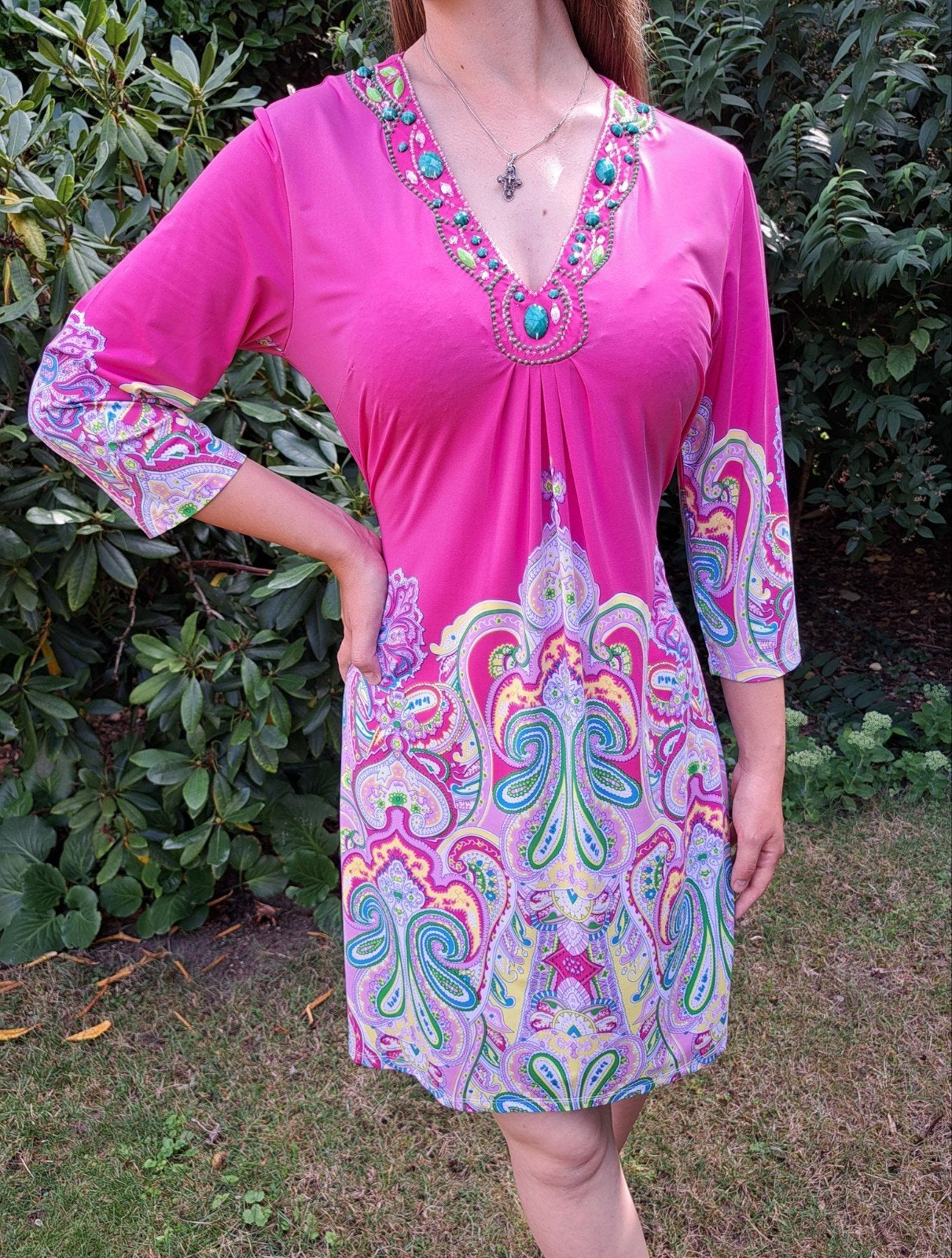 K-design roze jurk met paisley print en kralen, maat 40, Kleding | Dames, Maat 38/40 (M), K-design, Ophalen of Verzenden, Zo goed als nieuw