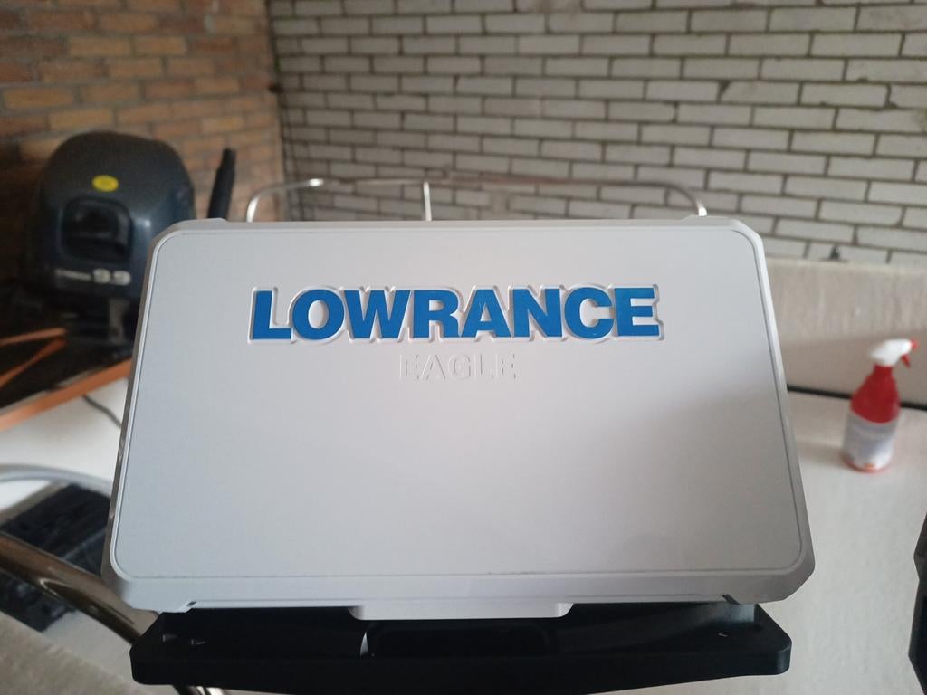 Lowrance Eagle Eye 9 ROW,met accu en transducerhouder, Watersport en Boten, Ophalen of Verzenden, Zo goed als nieuw, Kaartplotter of Fish Finder