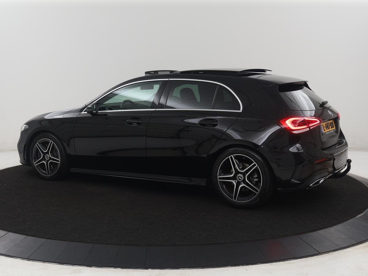 Mercedes-Benz A-klasse 250 Premium Plus | AMG Line | Panoram, Auto's, Gebruikt, 4 cilinders, Leder en Stof, Zwart