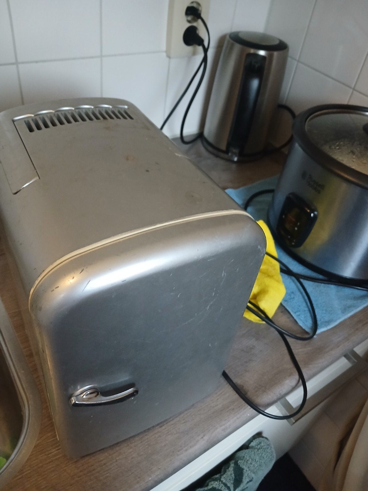 Compacte Mini Koelkast 12V/220V - Ideaal voor Thuis & Onderw, Witgoed en Apparatuur, Koelkasten en IJskasten, Ophalen
