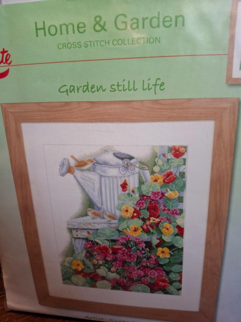 Garden still life, Ophalen of Verzenden, Nieuw, Borduurpakket