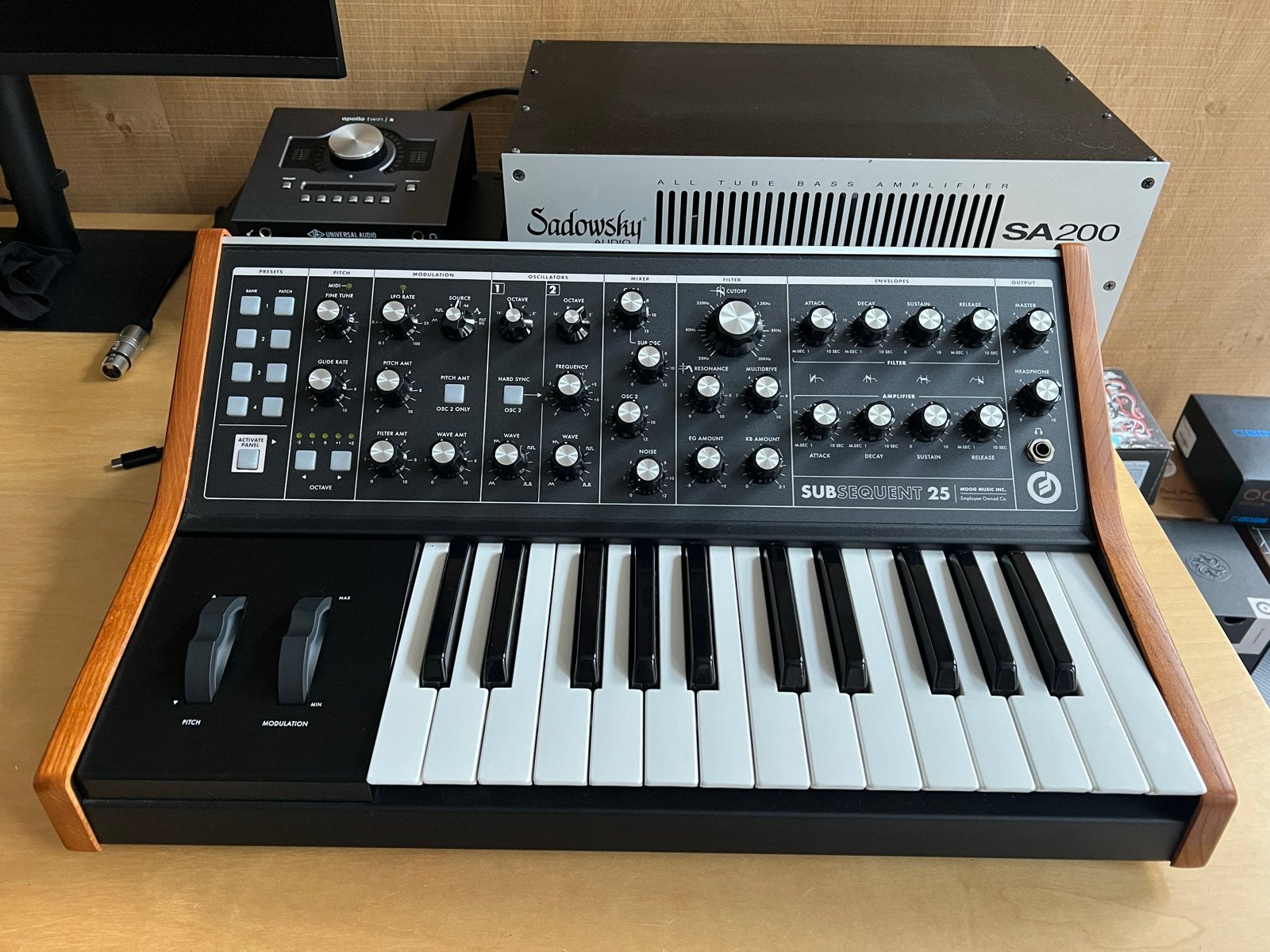 Moog Subsequent 25 Analoge Synthesizer - Zo goed als nieuw, Muziek en Instrumenten, Keyboards, Overige merken, Midi-aansluiting