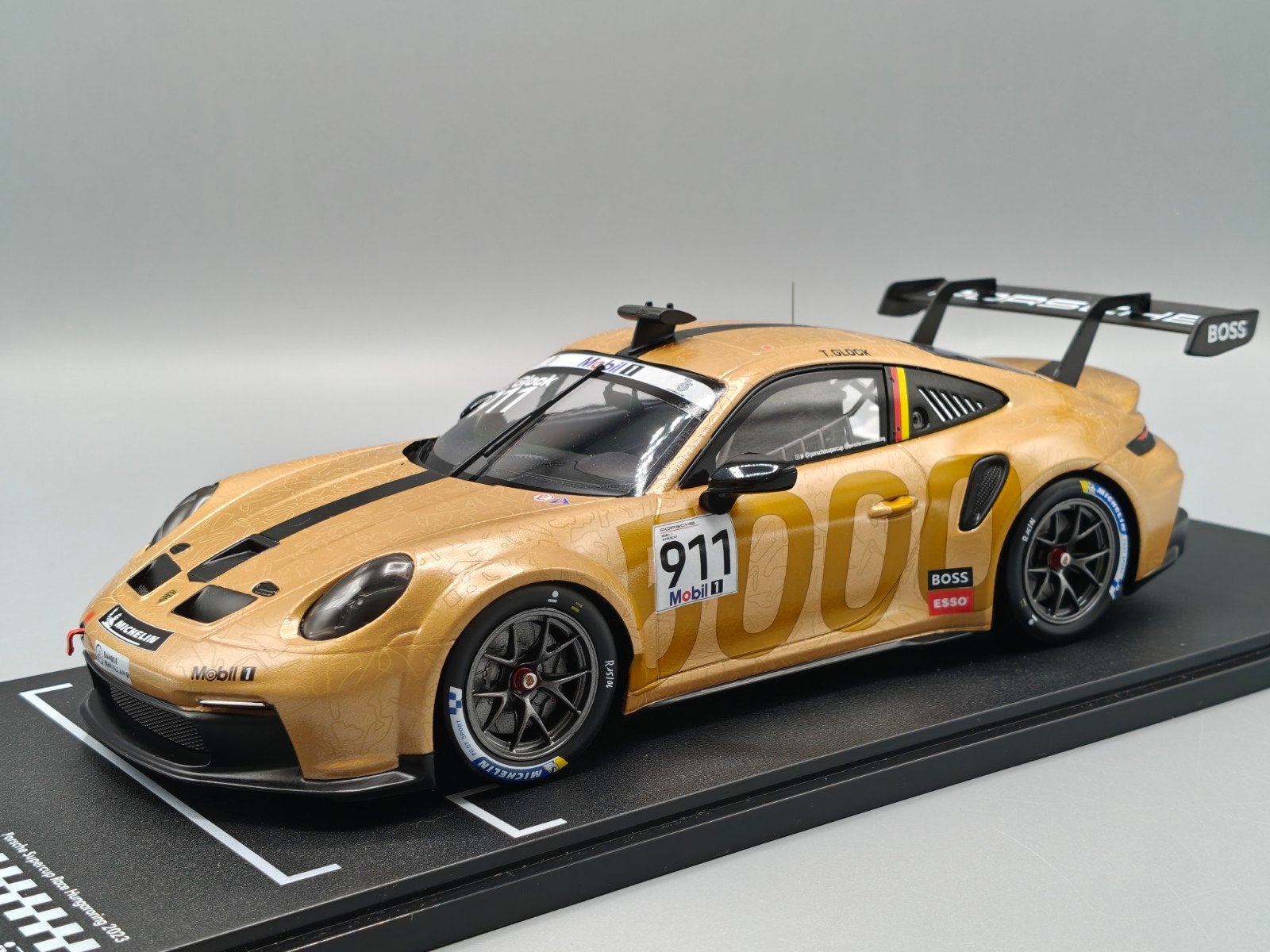 IXO 1:18 Porsche 911 GT3 Cup Timo Glock 5.000th Cup 911 NEW, Overige merken, Auto, IXO Models, Nieuw