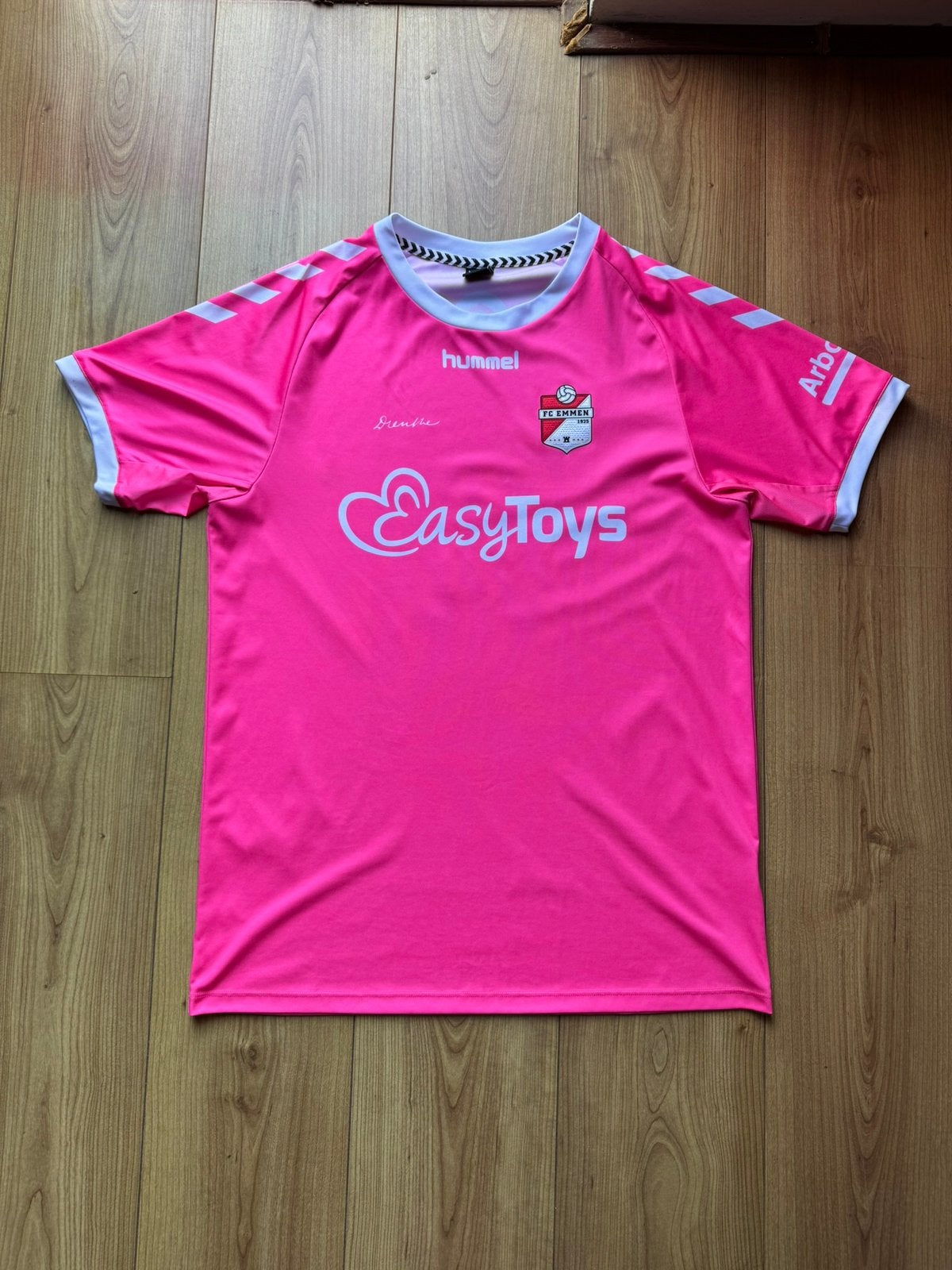 Zeldzaam origineel voetbalshirt FC Emmen #14, Ophalen of Verzenden, Zo goed als nieuw, Shirt