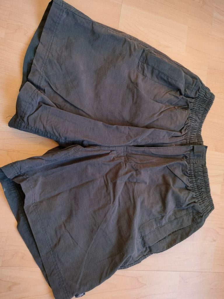 Comfortabele shorts, Kinderen en Baby's, Kinderkleding | Maat 164, Gebruikt, Jongen of Meisje, Broek, Ophalen of Verzenden