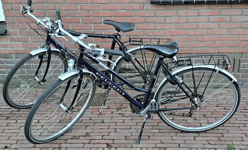 Set Peugeot Country fietsen (H-57cm & D-54cm) – Deep Purple, Fietsen en Brommers, 28 inch, Velgrem, Meer dan 20 versnellingen