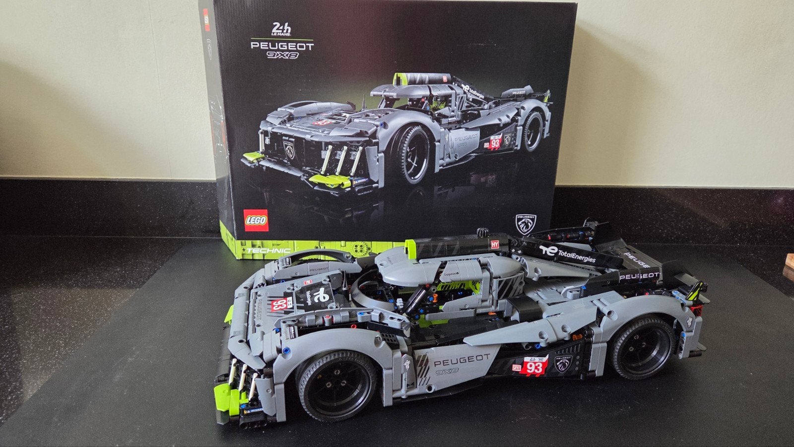 Lego Technic 42156 Peugeot 9X8 24H Le Mans Hybrid Hypercar, Ophalen of Verzenden, Zo goed als nieuw