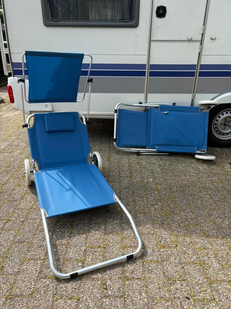 Twee strandbedjes, zo goed als nieuw, Ophalen, Zo goed als nieuw, Campingstoel