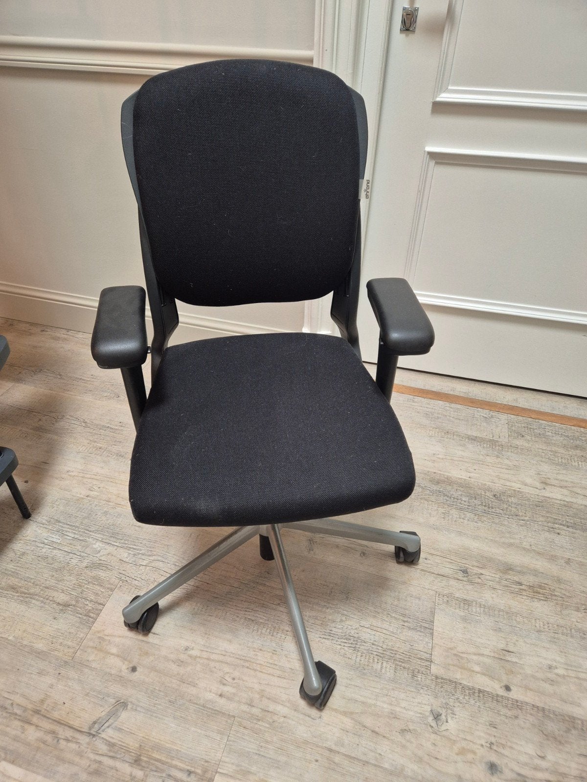 Ahrend 230 bureaustoel - Ergonomisch en comfortabel, Ophalen, Zwart, Zo goed als nieuw, Bureaustoel