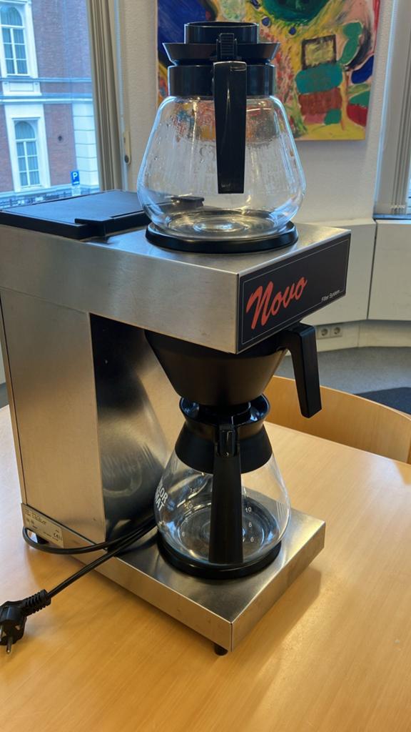 Bravilor Novo Filter Systeem Koffiezetapparaat, Ophalen, Gebruikt, 10 kopjes of meer, Koffiemachine