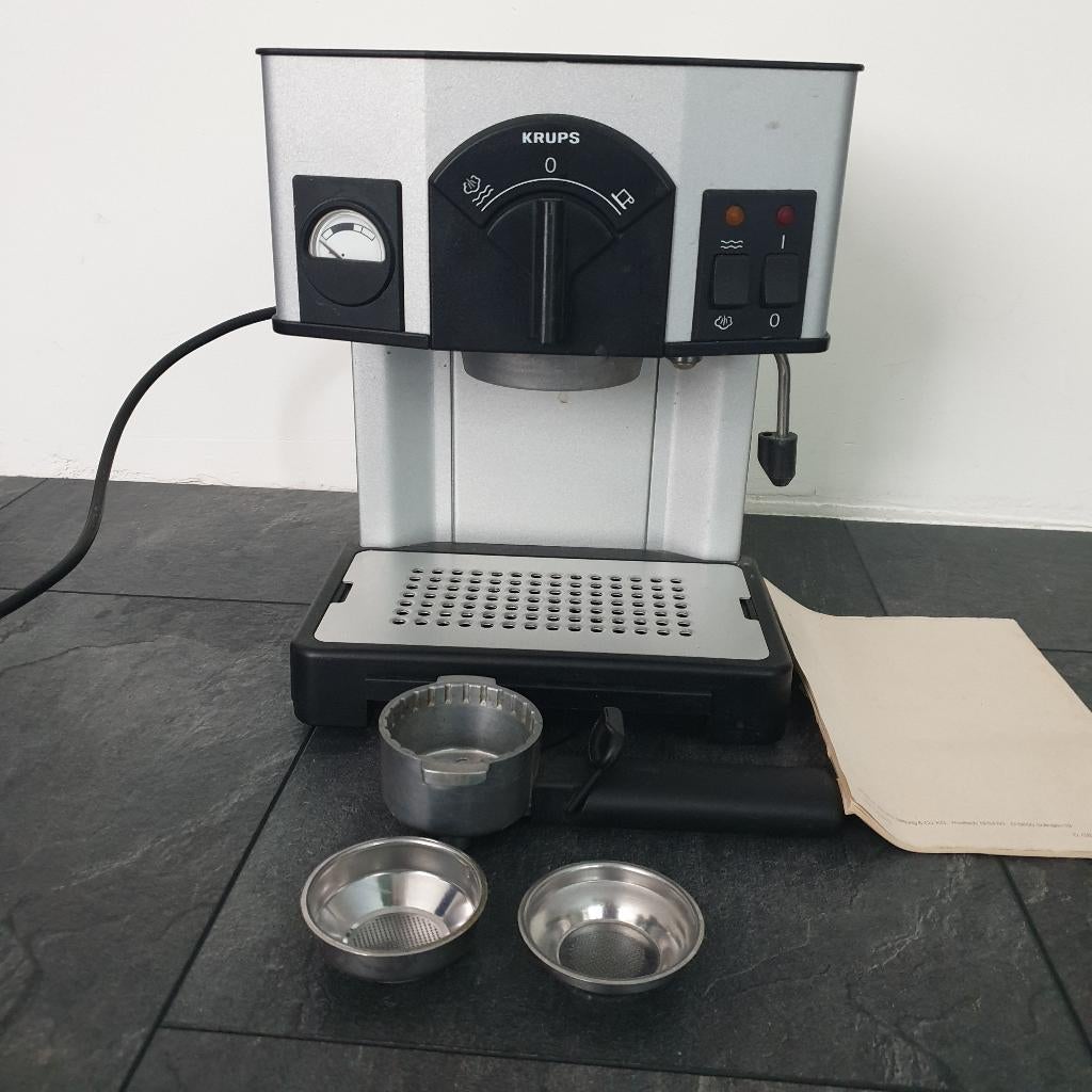 Krups espresso machine amper gebruikt, Espresso apparaat, 10 kopjes of meer, Gemalen koffie, Ophalen of Verzenden