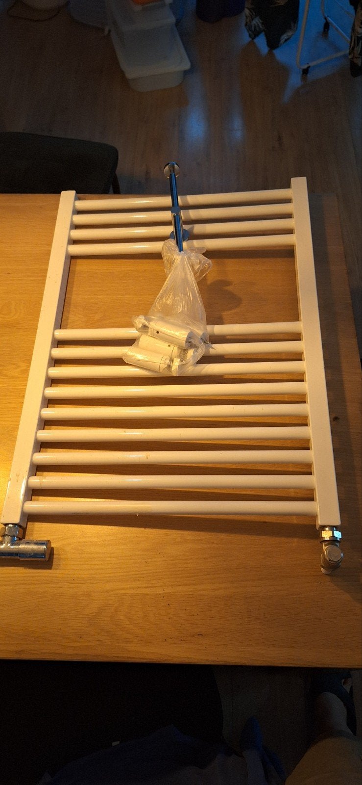 Witte handdoekradiator, zo goed als nieuw, 30 tot 80 cm, Radiator, Minder dan 60 cm, Ophalen of Verzenden