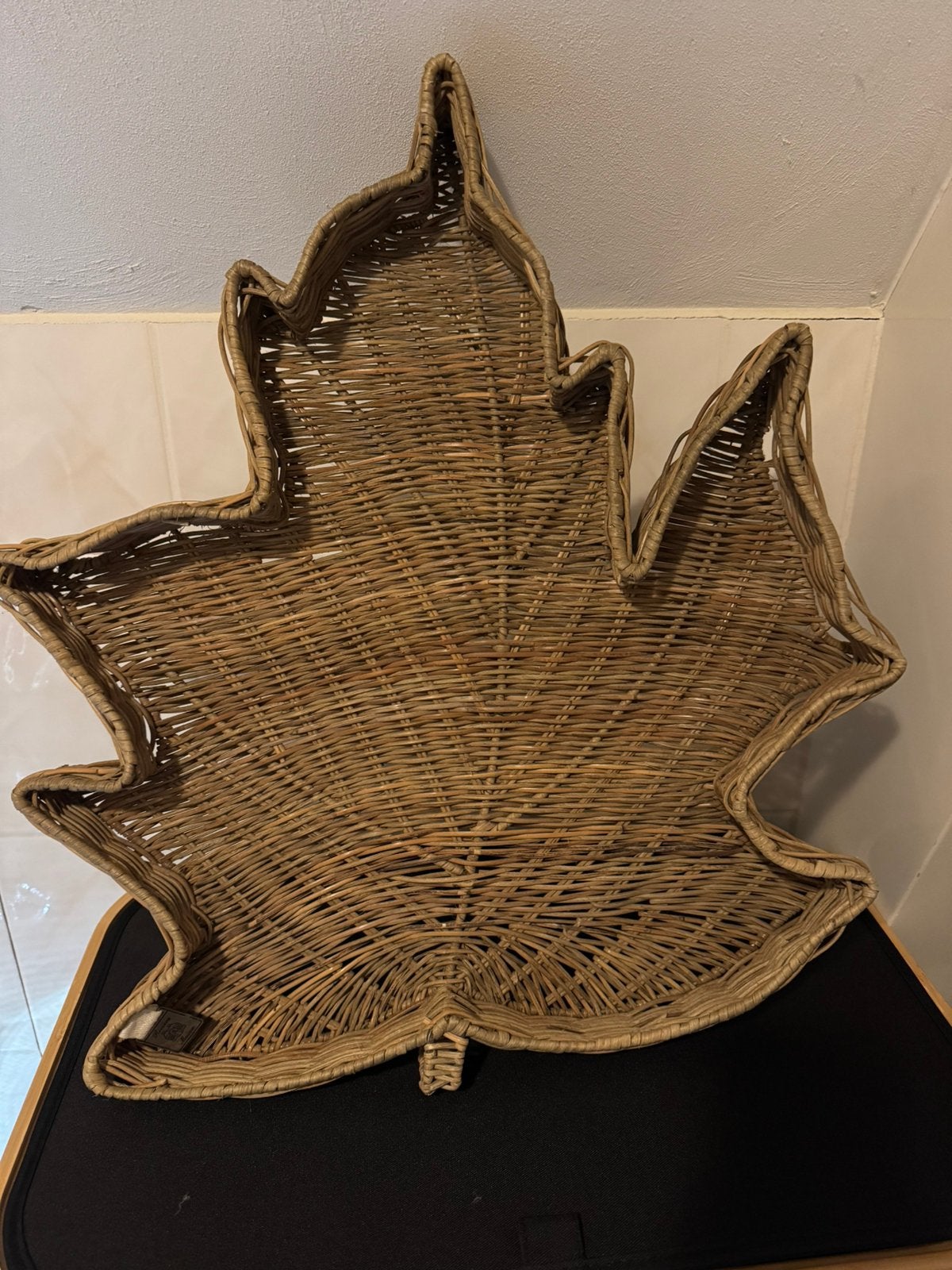 Riviera Maison rattan herfstblad, Huis en Inrichting, Woonaccessoires | Schalen en Manden, Ophalen of Verzenden, Zo goed als nieuw