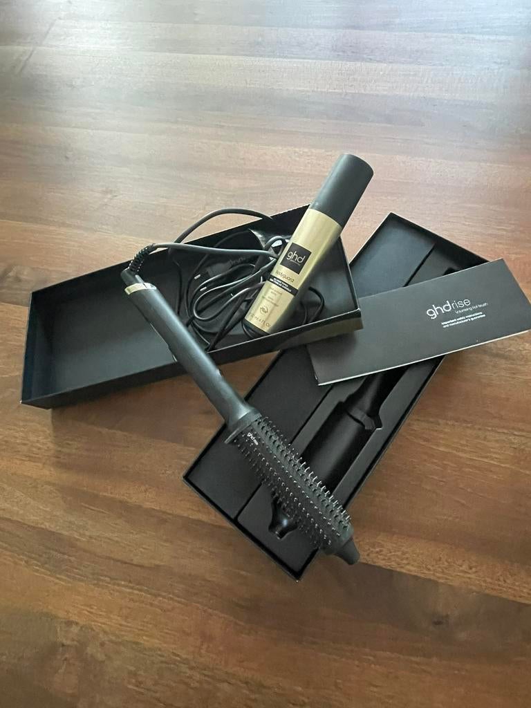 GHD Haarborstel (rise volumising hot brush), Ophalen of Verzenden, Zo goed als nieuw, Föhn of Haardroger