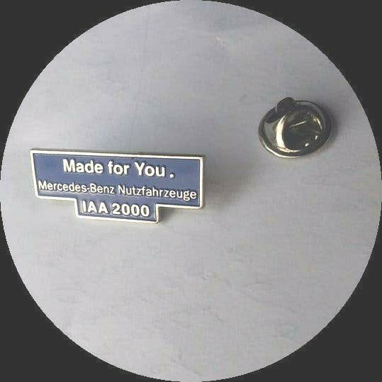 MERCEDES BENZ Nutzfahrzeuge pin, Ophalen of Verzenden, Zo goed als nieuw, Transport, Speldje of Pin