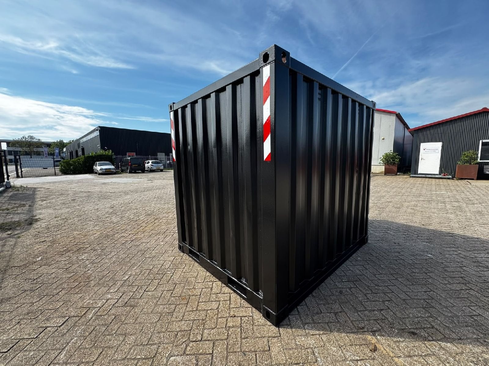 VERNOOY 8FT Jong Gebruikt met traanplaat vloer, Dave Vernooij, Dave@vernooy.nl, Kellensedwarsweg 9
4004JC  Tiel, NL