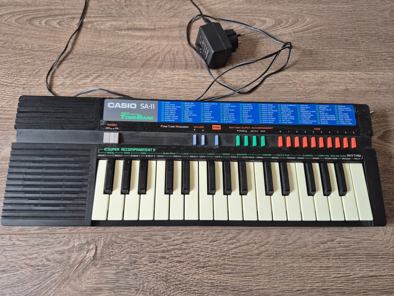 Casino SA-11 100 sound ToneBank keyboard., Muziek en Instrumenten, Keyboards, Ophalen of Verzenden, Gebruikt, Overige aantallen