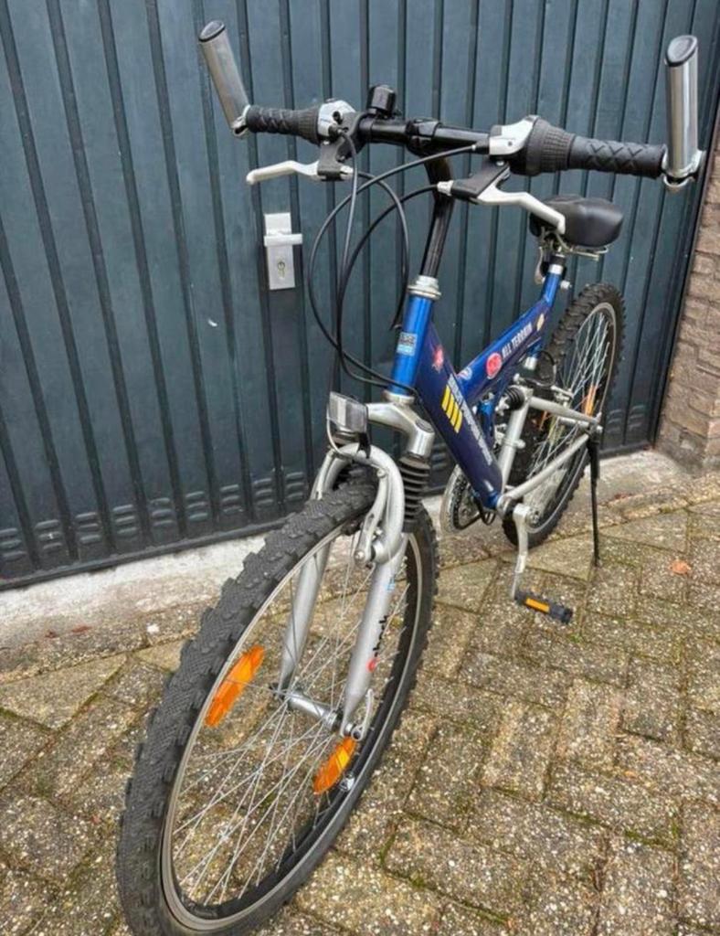 Mountainbike frame maat 46 frame demper 18 Versn., 45 tot 49 cm, Ophalen, Gebruikt, Velgrem