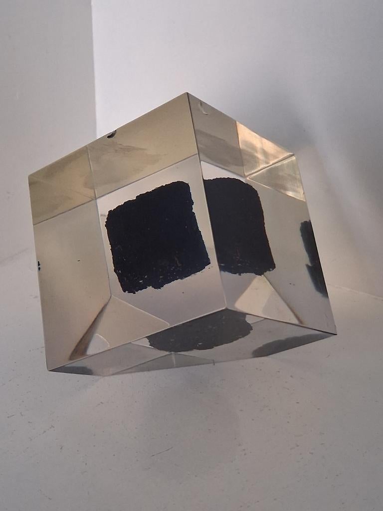 Vintage Op-Art Lucite Kubus  6x6cm Inclusief Zwarte Boorkern, Ophalen of Verzenden