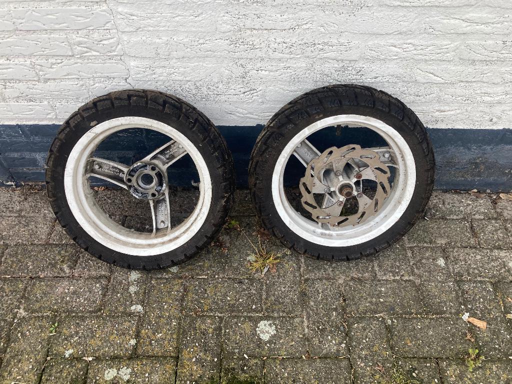 scooter banden mc32 win, Fietsen en Brommers, Ophalen of Verzenden, Overige typen, Overige merken