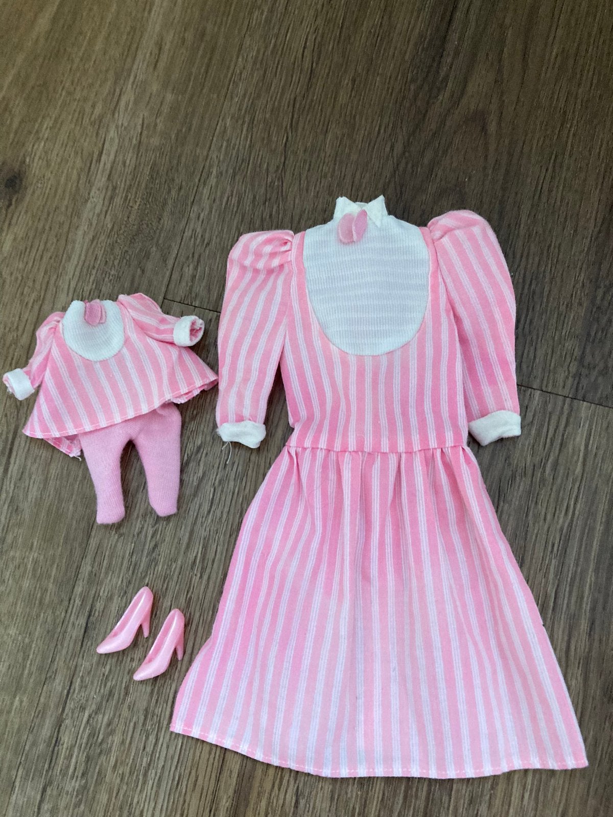 Familie Heart Vintage Barbie kledingsets en accessoires, Ophalen of Verzenden, Zo goed als nieuw