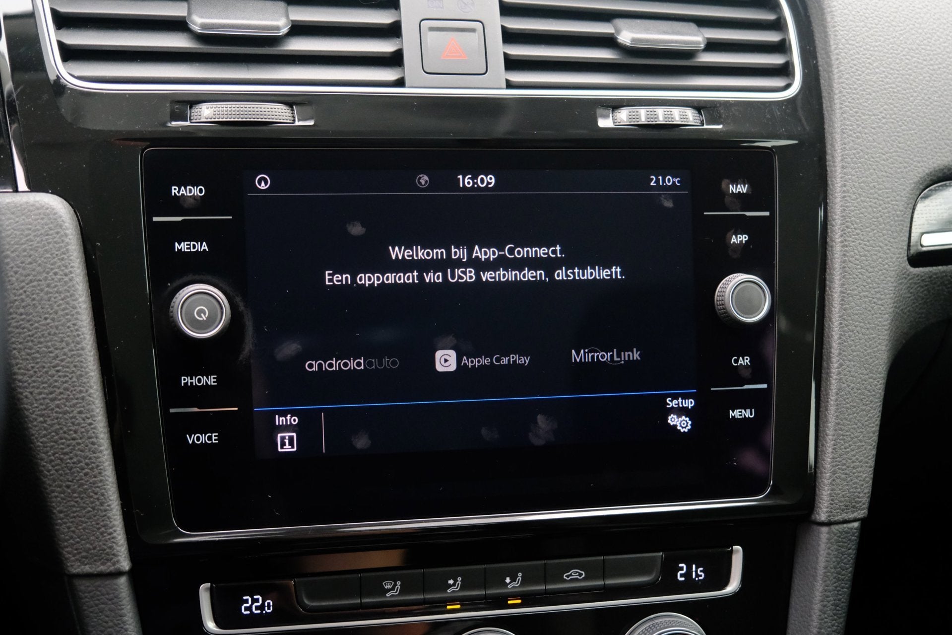Foto 16 van Volkswagen Golf 1.5 TSI Highline Virtual Displ|CarPlay|LMV|A