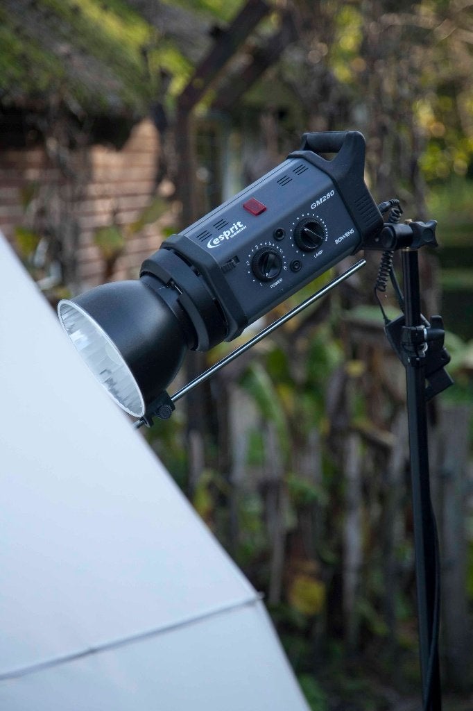 Bowens Studioflitser E250, Ophalen, Zo goed als nieuw, Inclusief softbox, Studioflitser