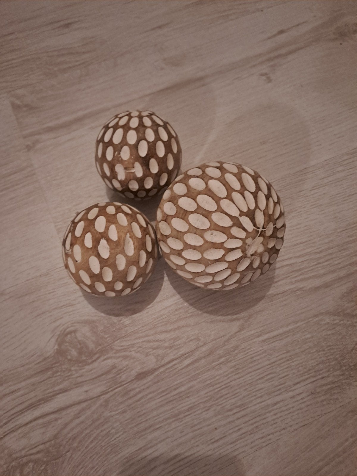 Decoratieve houten ballen set - Bruin/Wit, Huis en Inrichting, Hout, Nieuw, Ophalen of Verzenden, Landelijk