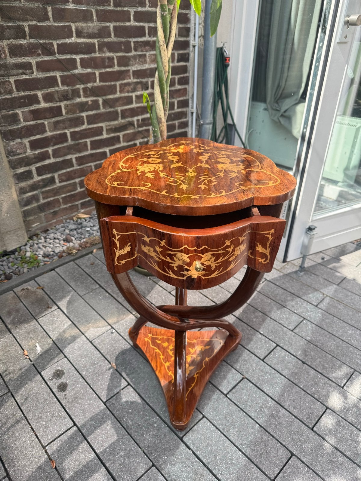 Franse bijzettafel met marqueterie, Ophalen